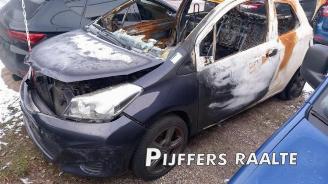uszkodzony maszyny Toyota Yaris Yaris III (P13), Hatchback, 2010 / 2020 1.0 12V VVT-i 2012/5