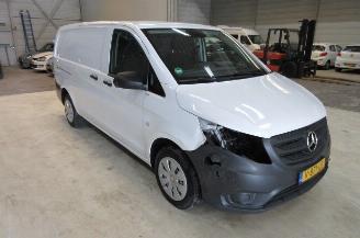 dañado vehículos comerciales Mercedes Vito 111 CDI  Lang airco  3-pers 2018/1
