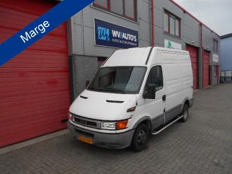 Vaurioauto  passenger cars Iveco Daily 35 C 13V 300 h 2 - l1 dubbel lucht marge bus export only 2001/2