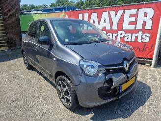 Salvage car Renault Twingo 1.0 SCE Limited 2017/9