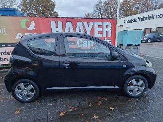 Toyota Aygo 1.0 12v access picture 3