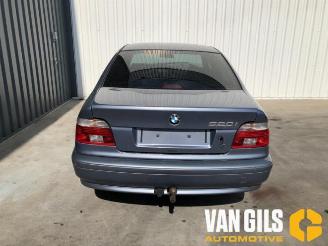 uszkodzony samochody osobowe BMW 5-serie 5 serie (E39), Sedan, 1995 / 2004 520i 24V 2001/6