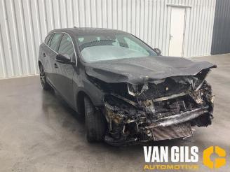 škoda osobní automobily Volvo V-60 V60 I (FW/GW), Combi, 2010 / 2018 2.4 D5 20V Autom. 2014/3