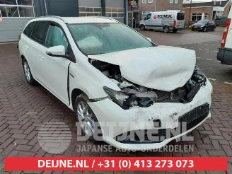 Coche accidentado Toyota Auris Touring Sports Auris Touring Sports (E18), Combi, 2013 / 2018 1.8 16V Hybrid 2015/12