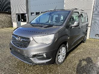 Voiture accidenté Opel Combo 1.2i 5PERS / NAVI / CRUISE / CAMERA / PDC 2020/5
