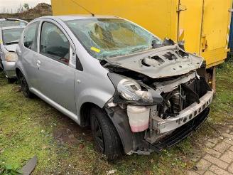 uszkodzony samochody osobowe Toyota Aygo Aygo (B10), Hatchback, 2005 / 2014 1.0 12V VVT-i 2006/10