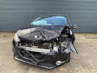 uszkodzony samochody osobowe Peugeot 208 208 I (CA/CC/CK/CL), Hatchback, 2012 / 2019 1.2 Vti 12V PureTech 82 2014/1