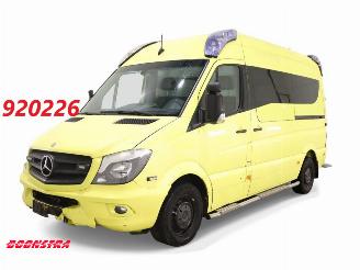 Schadeauto Mercedes Sprinter 319 BlueTec Aut. RTW Airco Cruise Ambulance 2014/7