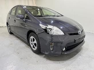 uszkodzony samochody osobowe Toyota Prius HB 1.8 Dual VVT-i HEV Exe 2013/4