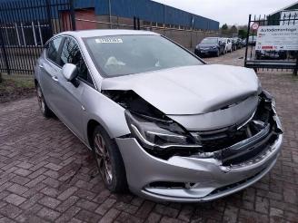 krockskadad bil auto Opel Astra Astra K, Hatchback 5-drs, 2015 / 2022 1.0 Turbo 12V 2016/10