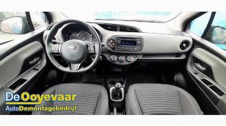 Toyota Yaris Yaris III (P13), Hatchback, 2010 / 2020 1.0 12V VVT-i picture 2