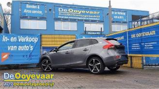 uszkodzony samochody osobowe Volvo V-40 V40 (MV), Hatchback 5-drs, 2012 / 2019 1.6 T3 GTDi 16V 2012/11