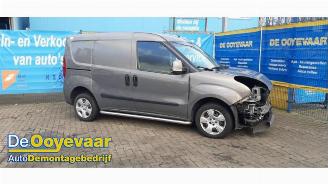 Voiture accidenté Opel Combo Combo, Van, 2012 / 2018 1.6 CDTI 16V ecoFlex 2016/6