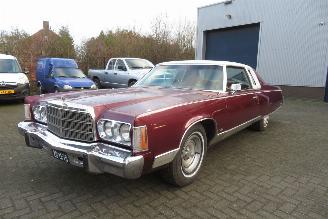 Chrysler New-yorker brougham V8 coupe, benzine + lpg picture 1