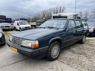 uszkodzony samochody osobowe Volvo 940 Estate GL 2.3i 1991/1