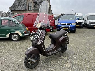 dommages scooters Piaggio  VESPA LX 50 BROMSCOOTER 2011/5