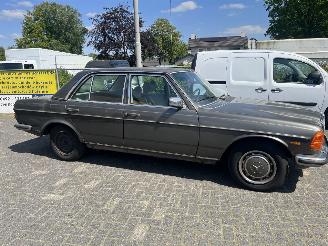 Mercedes 200-280 280 6 CILINDER AUTOMAAT 123 TYPE picture 13