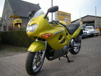 occasion motor cycles Suzuki GSX 600 F SUPER SPORT DOHC 16 VALVE MET ORIGINEEL 9.734 KM !!!!!!!!!!!!! 1998/7