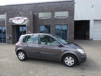 Renault Scenic 1.6-16V DYNAM.COMF. picture 1