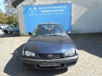 demontáž osobní automobily Toyota Corolla Corolla (EB/ZZ/WZ/CD) Liftback 1.4 16V VVT-i (4ZZFE) [71kW]  (10-1999/=
01-2002) 2001