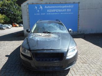 demontáž osobní automobily Volvo V-70 V70 (BW) 2.0 D 16V (D4204T(Euro 3)) [100kW]  (10-2007/12-2015) 2010
