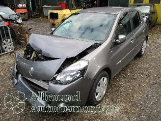 rozbiórka samochody osobowe Renault Clio Clio III (BR/CR) Hatchback 1.5 dCi FAP (K9K-770(K9K-67)) [65kW]  (08-2=
010/12-2014) 2012/5
