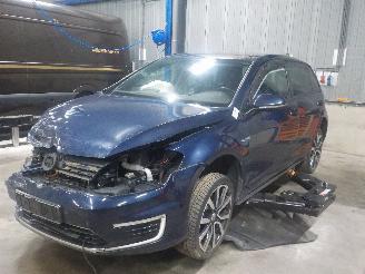 uszkodzony samochody osobowe Volkswagen Golf Golf VII (AUA) Hatchback 1.4 GTE 16V (CUKB) [150kW]  (05-2014/08-2020)= 2015