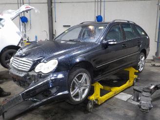rozbiórka samochody osobowe Mercedes C-klasse C Combi (S203) Combi 3.0 C-320 CDI V6 24V (OM642.910) [165kW]  (06-200=
5/08-2007) 2006/10