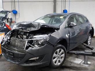 Salvage car Opel Astra Astra J Sports Tourer (PD8/PE8/PF8) Combi 1.6 CDTI 16V (B16DTL(Euro 6)=
) [81kW]  (02-2014/10-2015) 2015/5