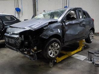 Voiture accidenté Hyundai I-20 i20 (GBB) Hatchback 1.2i 16V (G4LA) [62kW]  (11-2014/08-2020) 2016