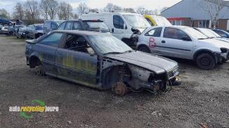 uszkodzony samochody osobowe Audi 80 Coupe (B3), Coupe, 1988 / 1996 2.3 E 1989/9