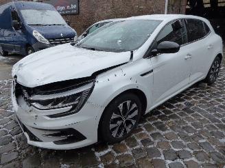 Salvage car Renault Mégane Limited 2021/12