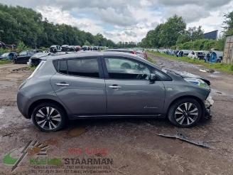 Damaged car Nissan Leaf Leaf (ZE0), Hatchback, 2010 / 2017 Leaf 2017/9