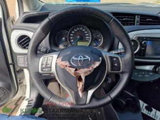 Toyota Yaris Yaris III (P13), Hatchback, 2010 / 2020 1.5 16V Hybrid picture 19