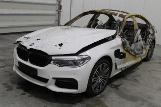 uszkodzony maszyny BMW 5-serie 530 2019/12