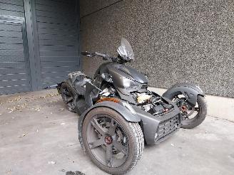 demontáž motocykly Can-Am  RYKER 2020/7