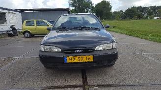 Auto incidentate Ford Mondeo Mondeo I Hatchback 1.8i 16V (U9) (RKA) [85kW]  (02-1993/08-1996) 1994/5