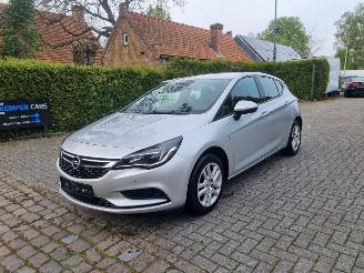 Schadeauto Opel Astra 1.6 CDTI 81KW Edition Navi 2018/7