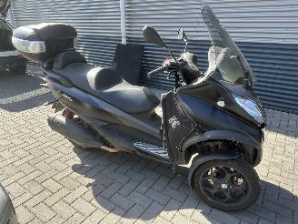 uszkodzony motocykle Piaggio MP3 400 HPE 2021/1