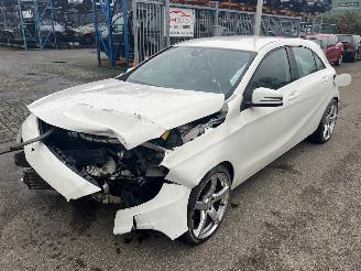 dañado vehículos comerciales Mercedes A-klasse  2015/1