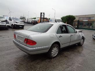 škoda dodávky Mercedes E-klasse  1998/11