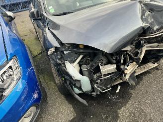 Coche accidentado Renault Mégane  2015/12