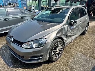 uszkodzony samochody osobowe Volkswagen Golf 1.6 TDI 2014/11
